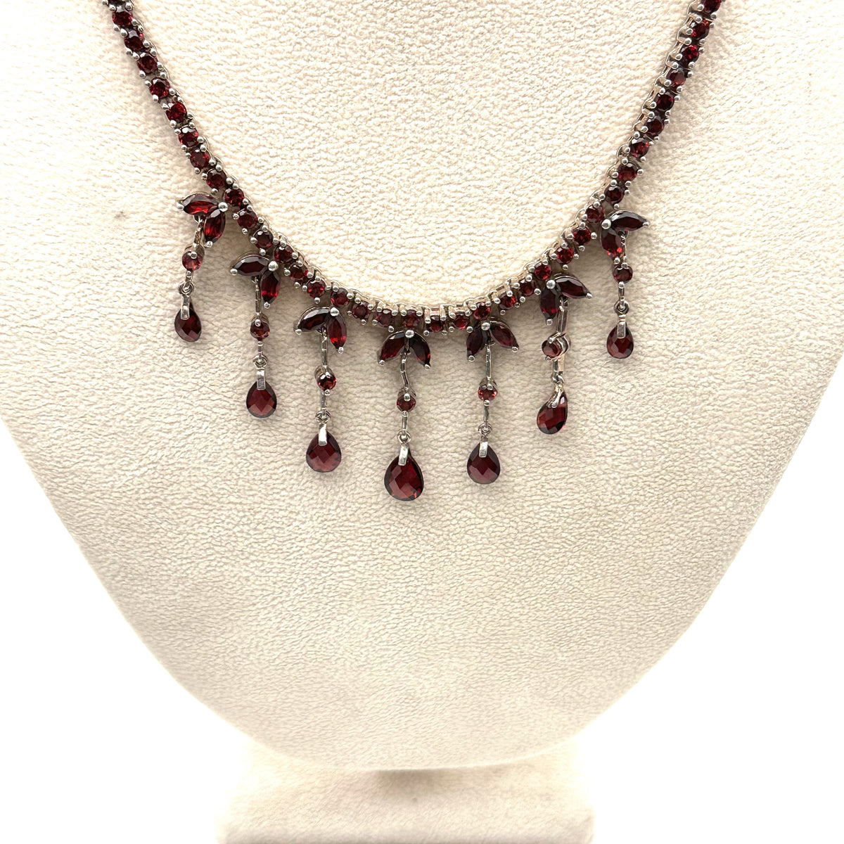 Vintage Red Garnet Gemstone Necklace Sterling Silver Briolettes 16 Inch