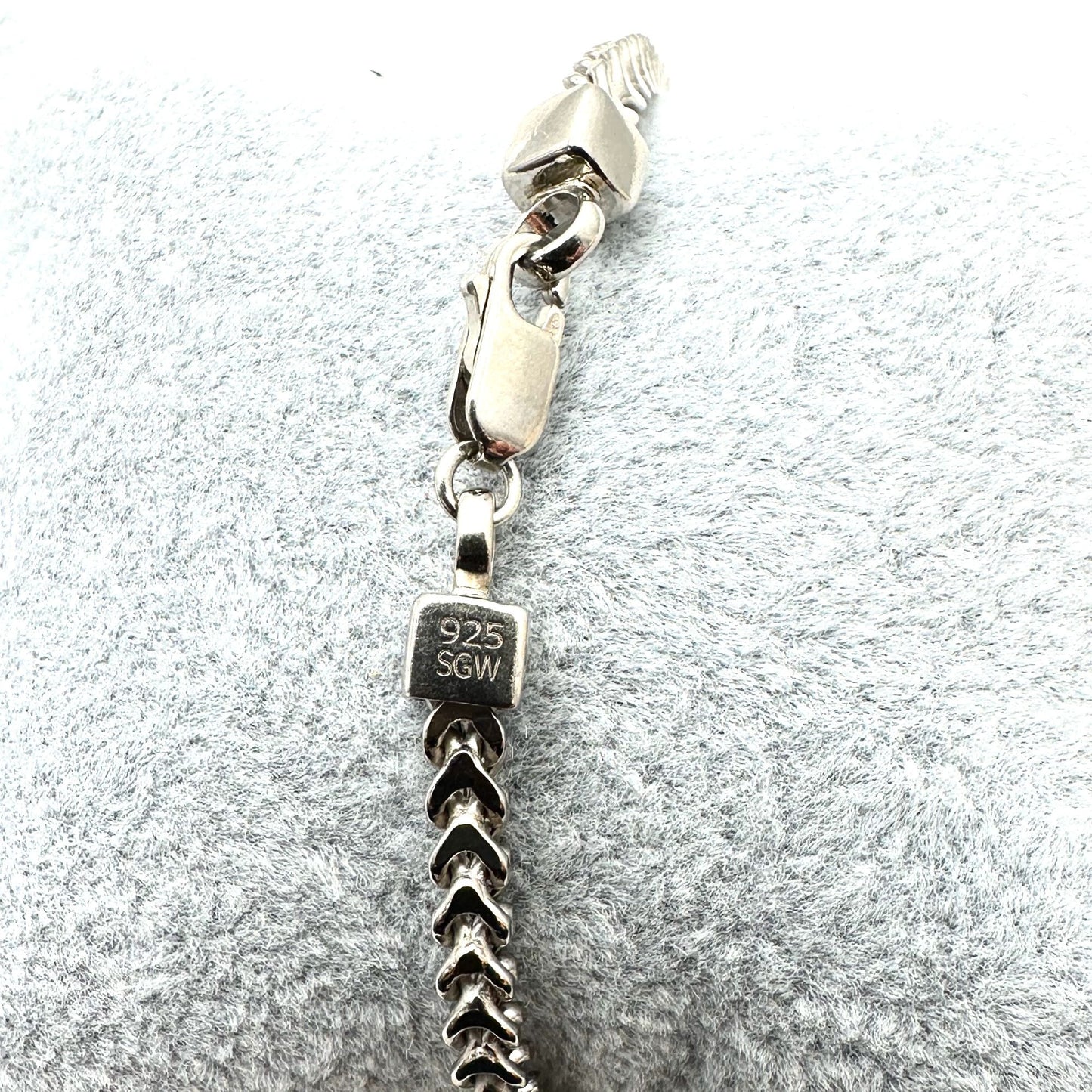 Italy Sterling Silver Chevron Link Chain Bracelet 8 Inch