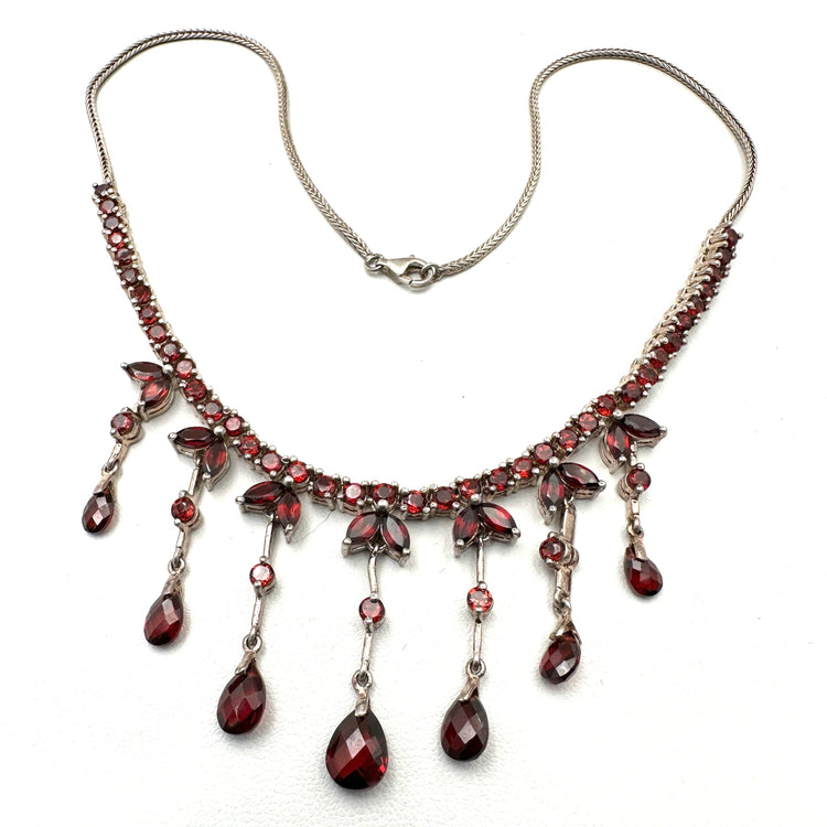 Vintage & Antique Necklaces