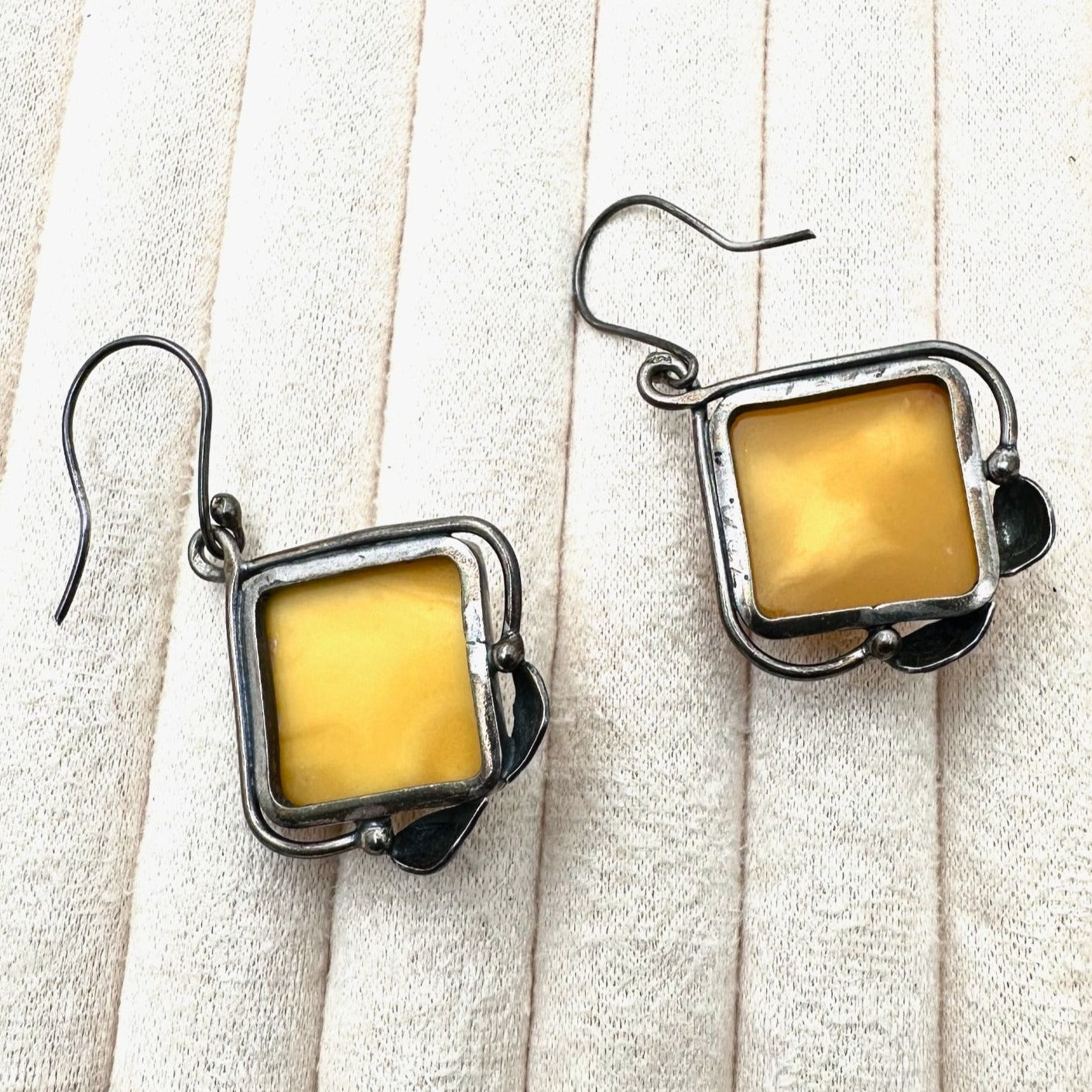 Vintage Mid Century Artisan Natural Amber Sterling Silver Earrings Pierced