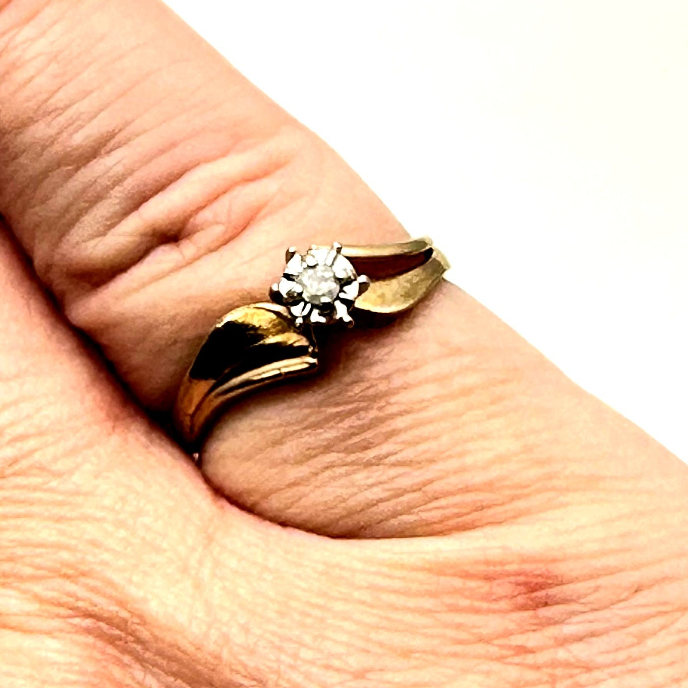 Vintage Diamond Ring 10K Yellow Gold 1.5 Grams Size 7